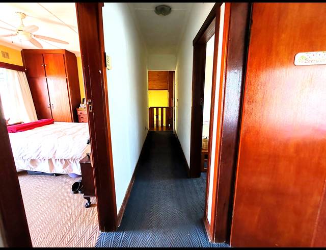 5 BEDROOM HOUSE FOR SALE IN UVONGO